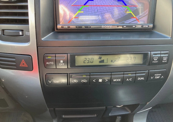 Toyota Land Cruiser cena 102090 przebieg: 320000, rok produkcji 2006 z Łódź małe 497